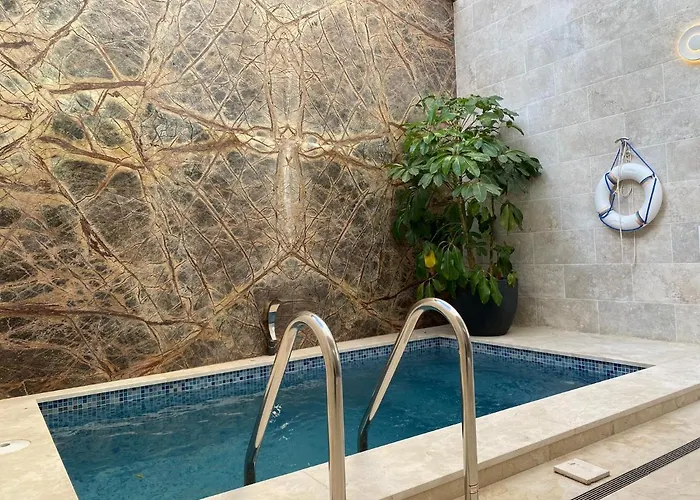 Sliema 8 Bedroom House With Pool