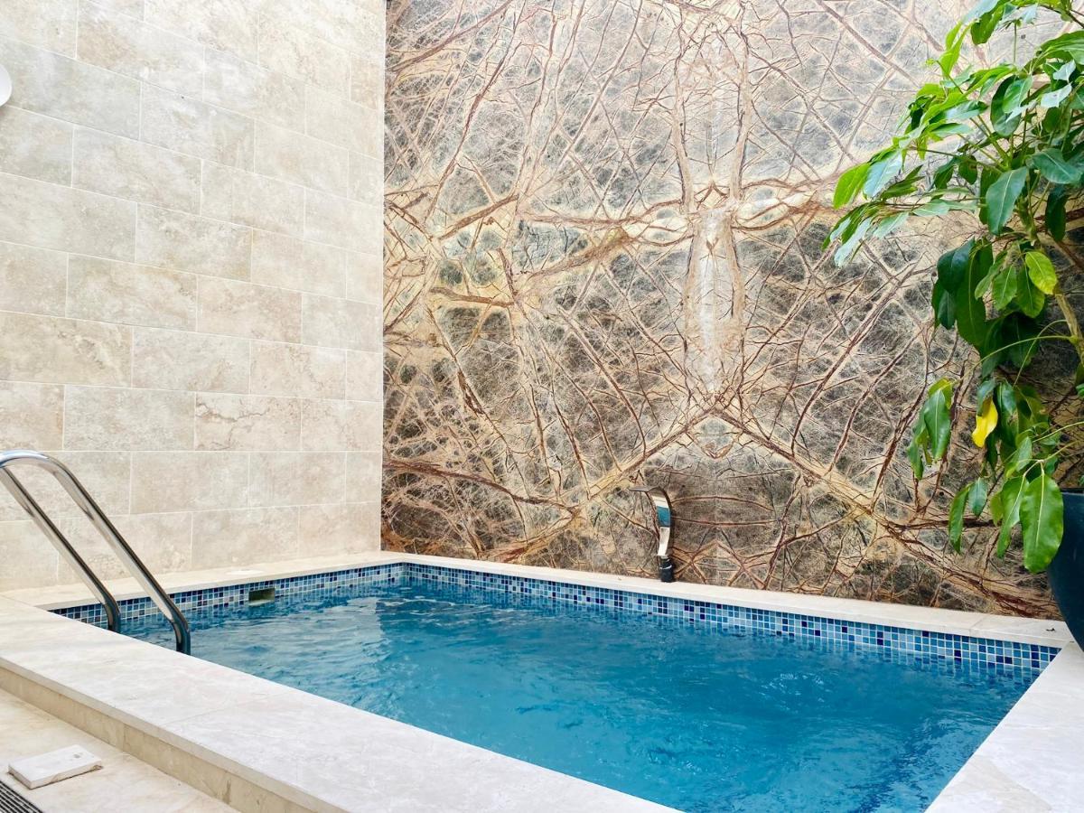 8 Bedroom House With Pool * Sliema